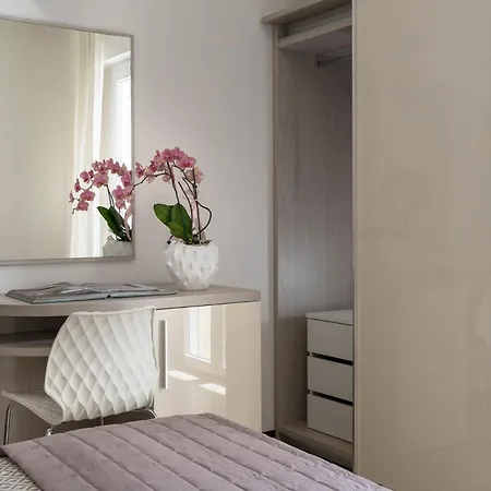 Отель Lina Мизано-Адриатико