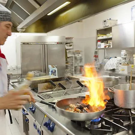 Отель Lina Мизано-Адриатико