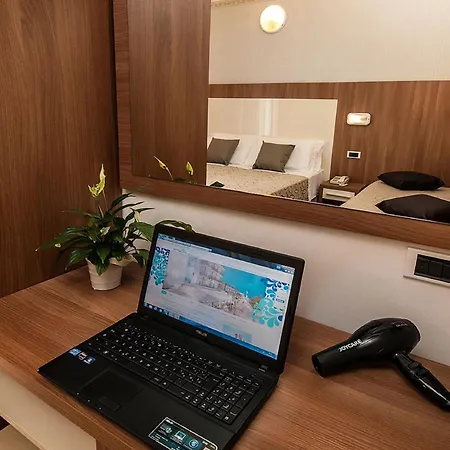 Hotel Lina 3*