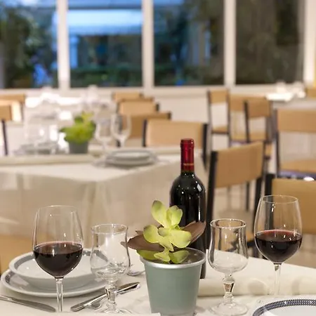 Lina Hotel 3*